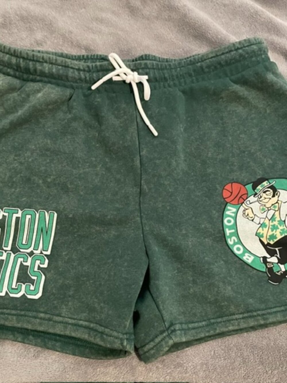 Men’s Boston Celtics L (36 - 38) NBA Graphic Fleece Shorts Green Acid Wash